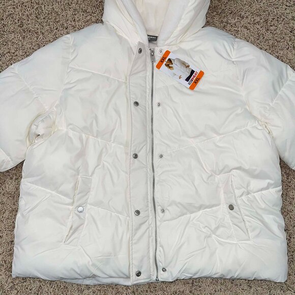 32 Degrees Women’s Quilted Jacket with Plush Lined Hood White, Size XXL (New) - Picture 9 of 16